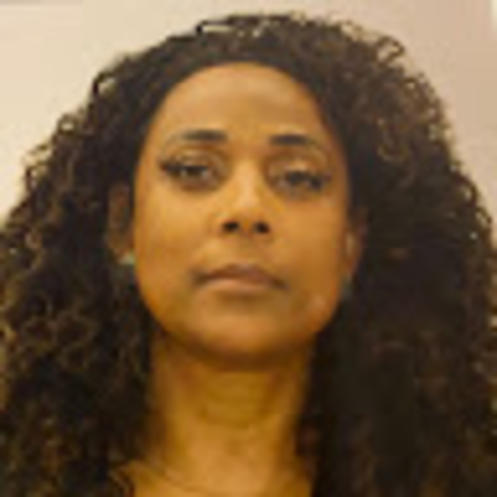 Meet your Posher, Adrianne